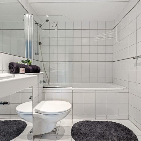 bathroom-6893117_1280